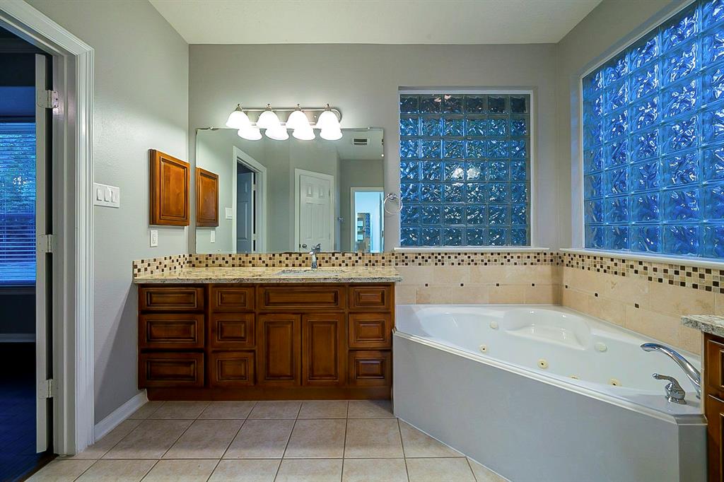 12419 2 Brazos Bend Trail, Humble, Texas 77346, 4 Bedrooms Bedrooms, 4 Rooms Rooms,3 BathroomsBathrooms,Single-family,For Sale,Brazos Bend,68628996