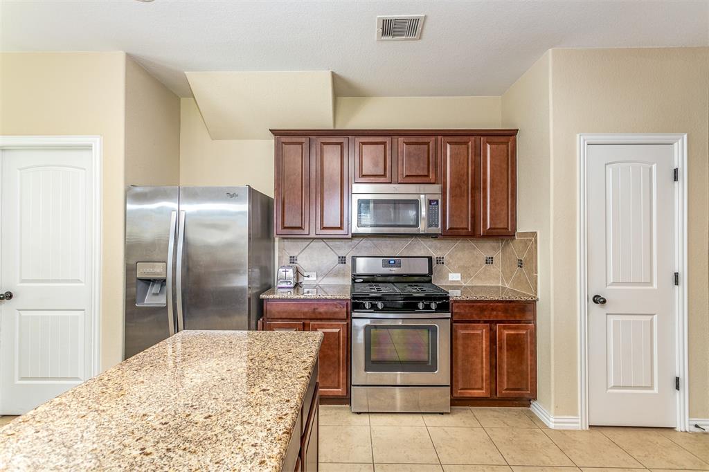 7310 2 Eastpoint Boulevard, Baytown, Texas 77521, 5 Bedrooms Bedrooms, 10 Rooms Rooms,3 BathroomsBathrooms,Single-family,For Sale,Eastpoint,59742093