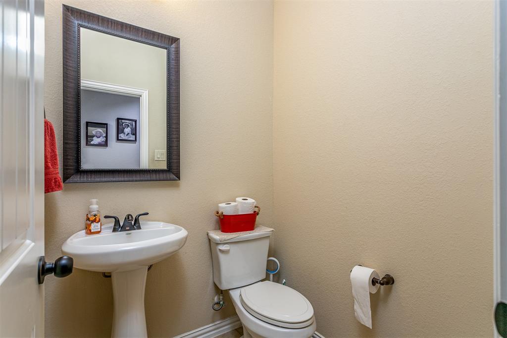 7310 2 Eastpoint Boulevard, Baytown, Texas 77521, 5 Bedrooms Bedrooms, 10 Rooms Rooms,3 BathroomsBathrooms,Single-family,For Sale,Eastpoint,59742093
