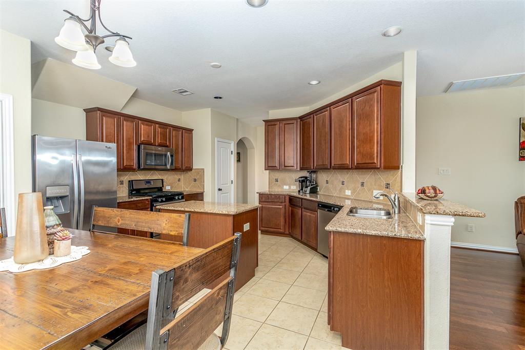 7310 2 Eastpoint Boulevard, Baytown, Texas 77521, 5 Bedrooms Bedrooms, 10 Rooms Rooms,3 BathroomsBathrooms,Single-family,For Sale,Eastpoint,59742093