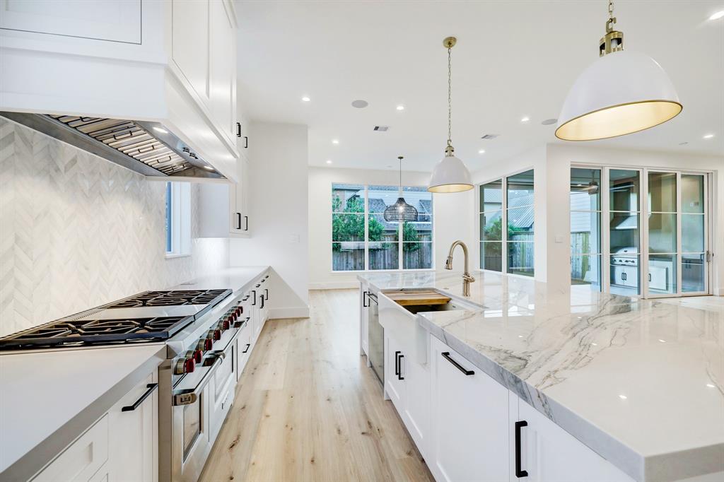 6430 2 Mercer Street, West University Place, Texas 77005, 4 Bedrooms Bedrooms, 12 Rooms Rooms,5 BathroomsBathrooms,Single-family,For Sale,Mercer Street,59707338