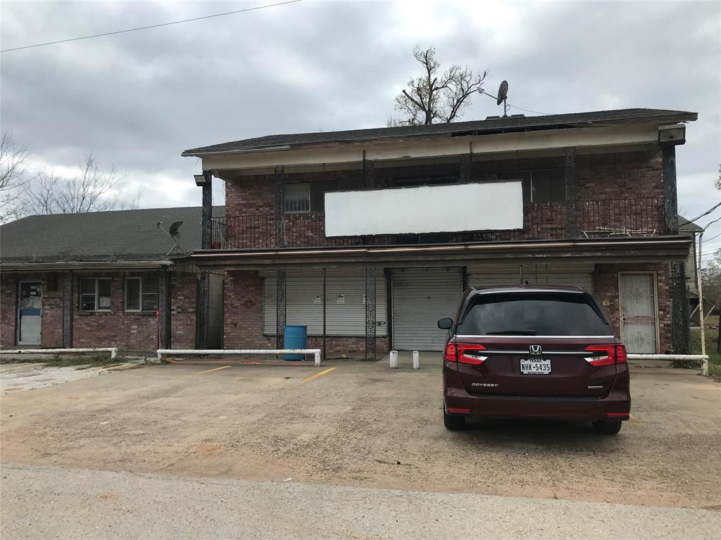 11971 US Highway 59 Freeway Livingston, Texas .7 acre fronting west side of US Hwy 59 (proposed future I69). Currently has a former package store with quarters above. Signs on adjoining property indicate the future site of a truck stop.