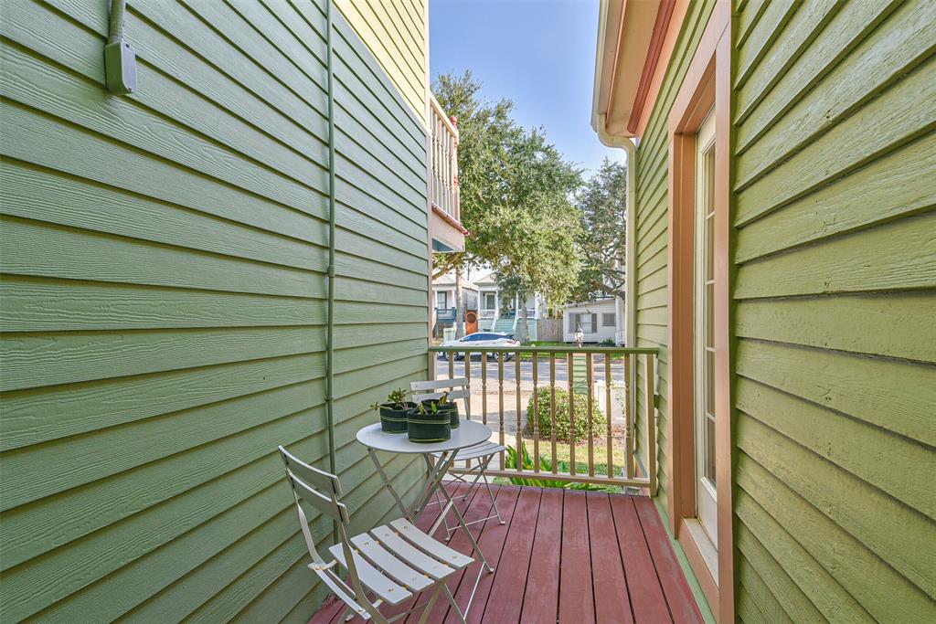 1228 1 Ave M 1/2, Galveston, Texas 77550, 3 Bedrooms Bedrooms, 3 Rooms Rooms,2 BathroomsBathrooms,Single-family,For Sale,Ave M 1/2,14331029