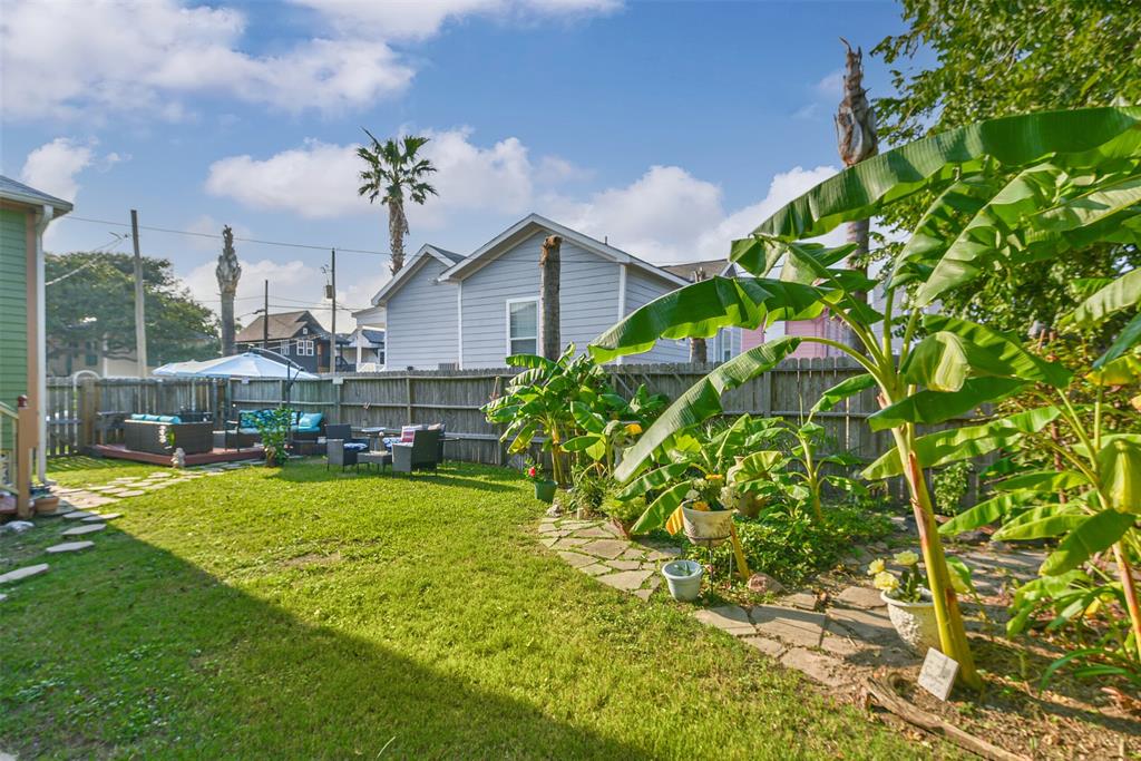 1228 1 Ave M 1/2, Galveston, Texas 77550, 3 Bedrooms Bedrooms, 3 Rooms Rooms,2 BathroomsBathrooms,Single-family,For Sale,Ave M 1/2,14331029