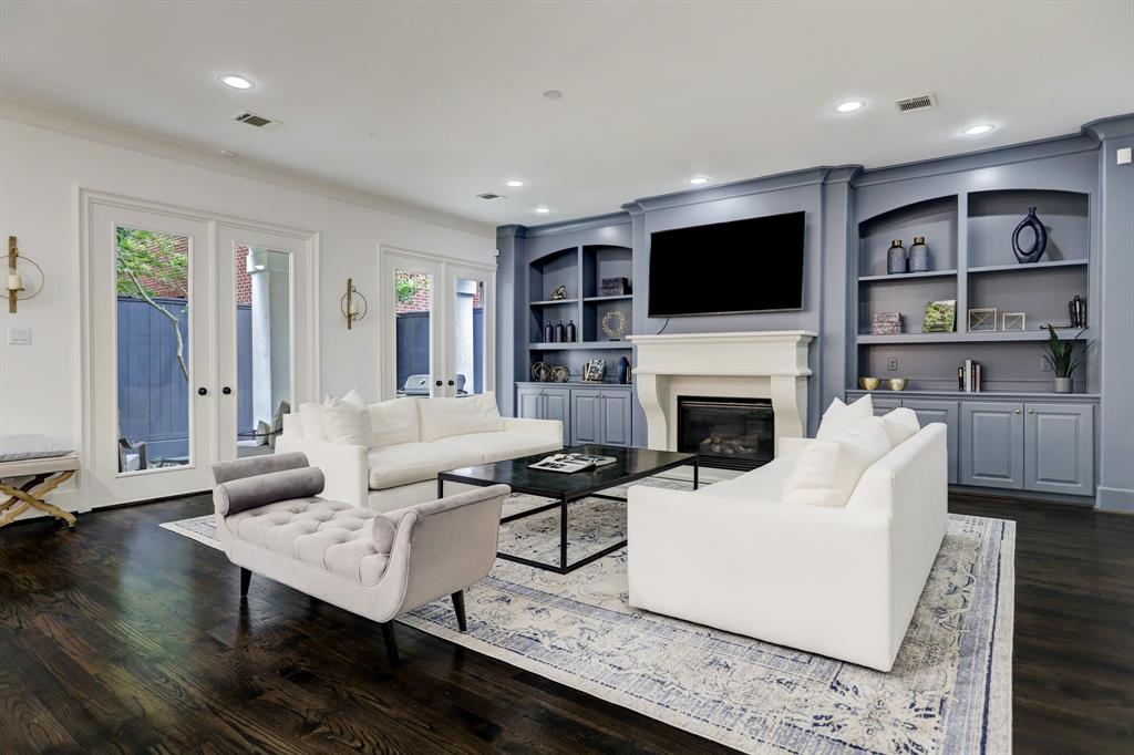 2406 2 Westgate Drive, Houston, Texas 77019, 4 Bedrooms Bedrooms, 13 Rooms Rooms,3 BathroomsBathrooms,Single-family,For Sale,Westgate,64305890