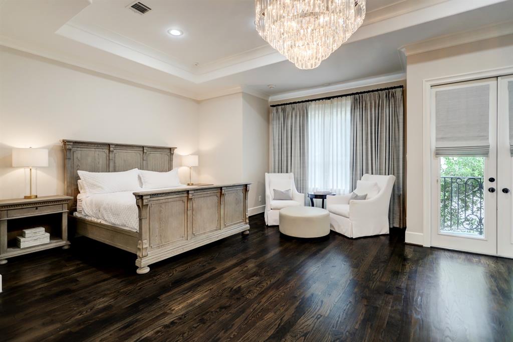 2406 2 Westgate Drive, Houston, Texas 77019, 4 Bedrooms Bedrooms, 13 Rooms Rooms,3 BathroomsBathrooms,Single-family,For Sale,Westgate,64305890