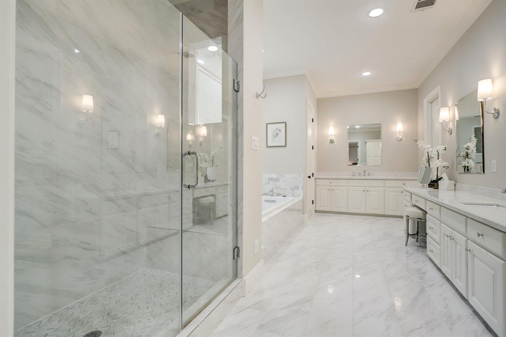 2406 2 Westgate Drive, Houston, Texas 77019, 4 Bedrooms Bedrooms, 13 Rooms Rooms,3 BathroomsBathrooms,Single-family,For Sale,Westgate,64305890