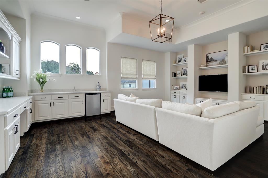 2406 2 Westgate Drive, Houston, Texas 77019, 4 Bedrooms Bedrooms, 13 Rooms Rooms,3 BathroomsBathrooms,Single-family,For Sale,Westgate,64305890