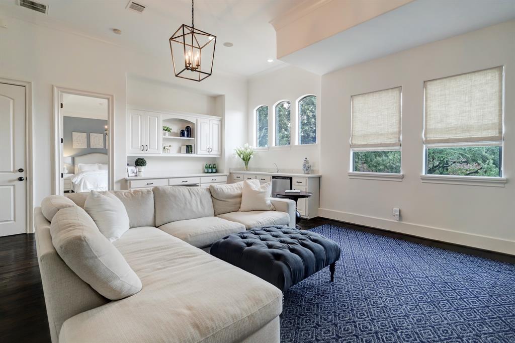 2406 2 Westgate Drive, Houston, Texas 77019, 4 Bedrooms Bedrooms, 13 Rooms Rooms,3 BathroomsBathrooms,Single-family,For Sale,Westgate,64305890