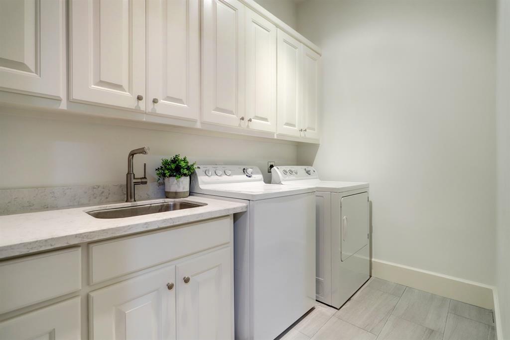 2406 2 Westgate Drive, Houston, Texas 77019, 4 Bedrooms Bedrooms, 13 Rooms Rooms,3 BathroomsBathrooms,Single-family,For Sale,Westgate,64305890