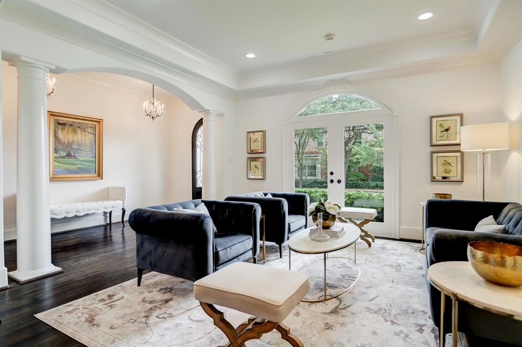 2406 2 Westgate Drive, Houston, Texas 77019, 4 Bedrooms Bedrooms, 13 Rooms Rooms,3 BathroomsBathrooms,Single-family,For Sale,Westgate,64305890