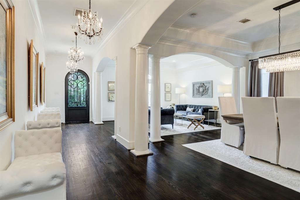2406 2 Westgate Drive, Houston, Texas 77019, 4 Bedrooms Bedrooms, 13 Rooms Rooms,3 BathroomsBathrooms,Single-family,For Sale,Westgate,64305890