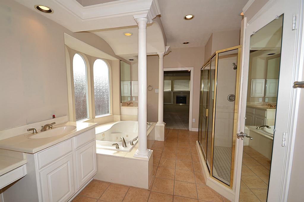 12407 2 Sandia Cove Court, Houston, Texas 77041, 5 Bedrooms Bedrooms, 11 Rooms Rooms,4 BathroomsBathrooms,Single-family,For Sale,Sandia Cove,77515295