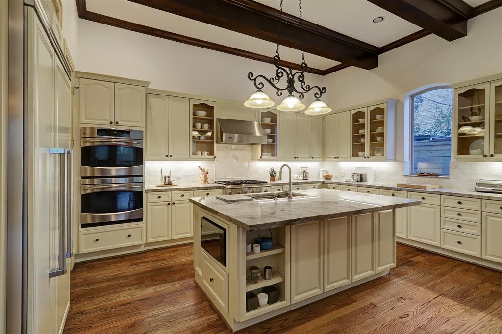 6242 2 Overbrook Lane, Houston, Texas 77057, 4 Bedrooms Bedrooms, 8 Rooms Rooms,4 BathroomsBathrooms,Single-family,For Sale,Overbrook,87597974