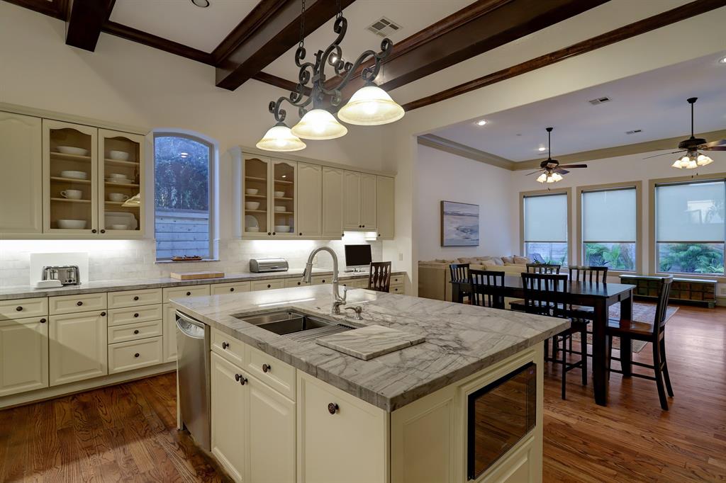 6242 2 Overbrook Lane, Houston, Texas 77057, 4 Bedrooms Bedrooms, 8 Rooms Rooms,4 BathroomsBathrooms,Single-family,For Sale,Overbrook,87597974