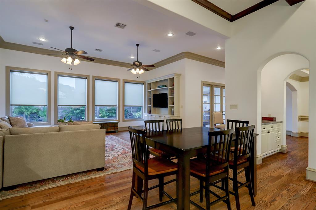 6242 2 Overbrook Lane, Houston, Texas 77057, 4 Bedrooms Bedrooms, 8 Rooms Rooms,4 BathroomsBathrooms,Single-family,For Sale,Overbrook,87597974