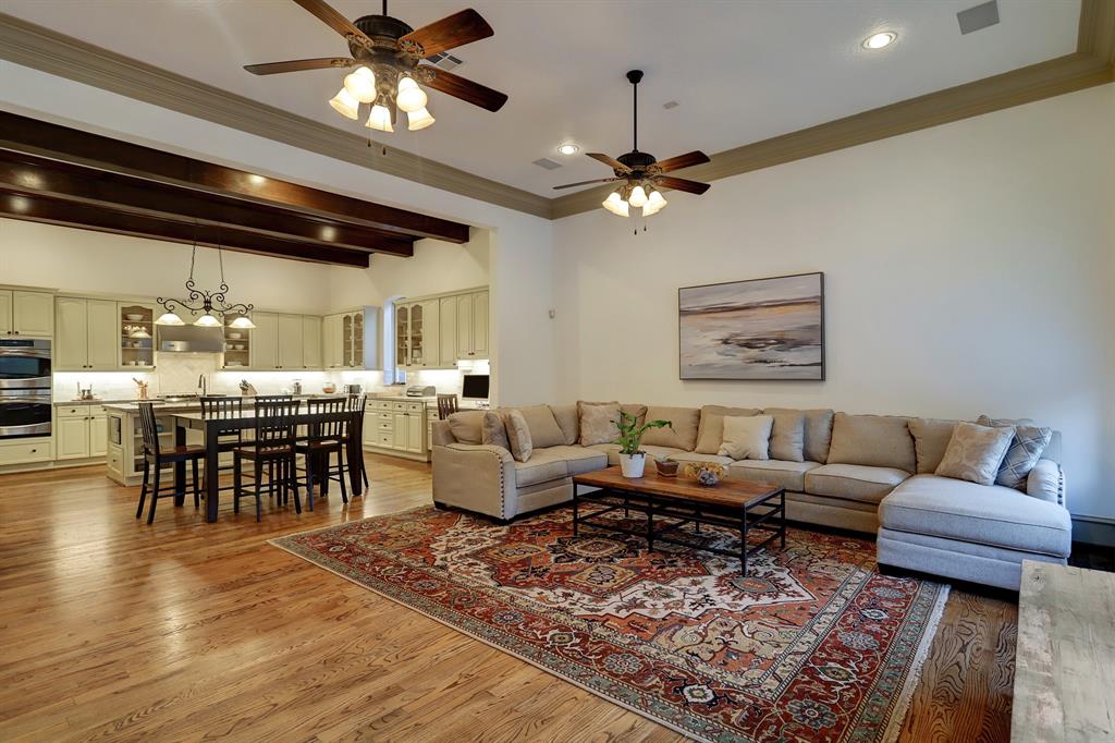 6242 2 Overbrook Lane, Houston, Texas 77057, 4 Bedrooms Bedrooms, 8 Rooms Rooms,4 BathroomsBathrooms,Single-family,For Sale,Overbrook,87597974