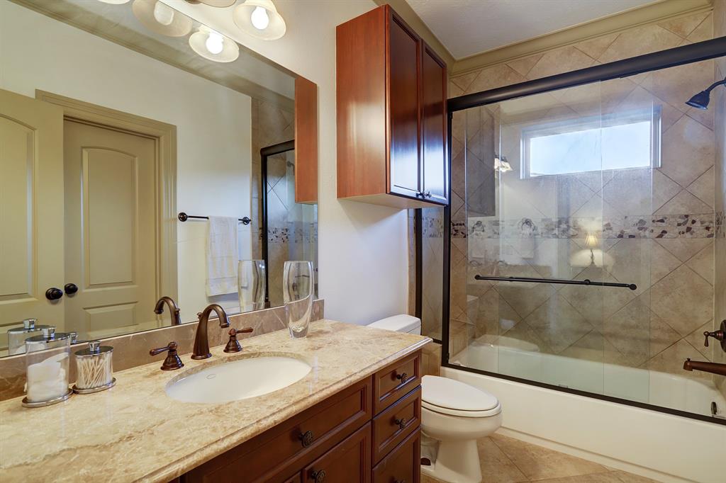 6242 2 Overbrook Lane, Houston, Texas 77057, 4 Bedrooms Bedrooms, 8 Rooms Rooms,4 BathroomsBathrooms,Single-family,For Sale,Overbrook,87597974