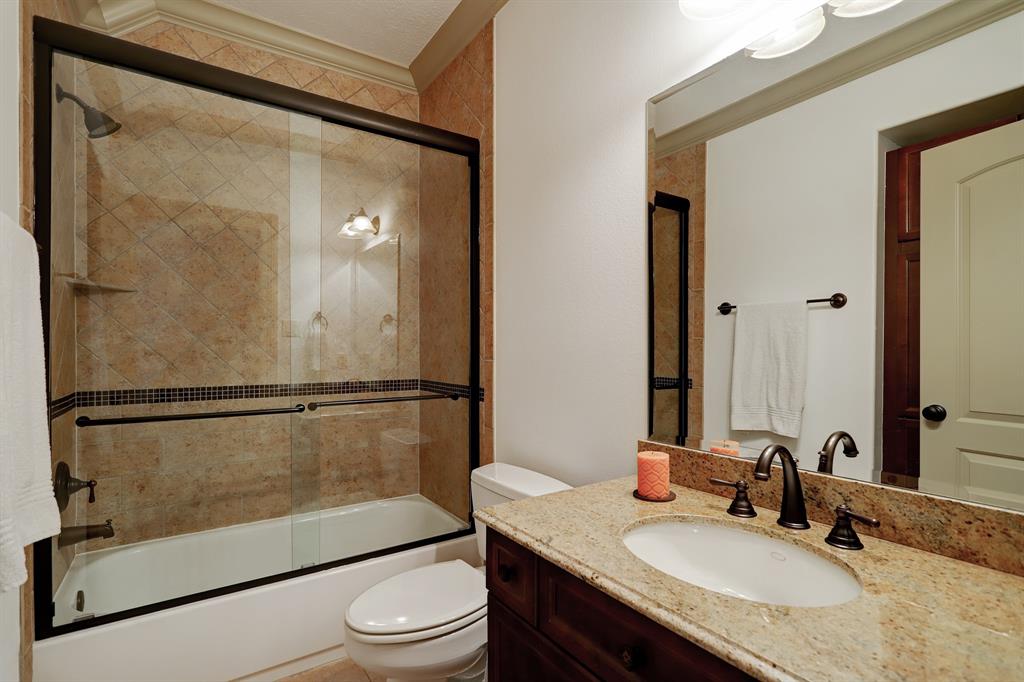 6242 2 Overbrook Lane, Houston, Texas 77057, 4 Bedrooms Bedrooms, 8 Rooms Rooms,4 BathroomsBathrooms,Single-family,For Sale,Overbrook,87597974