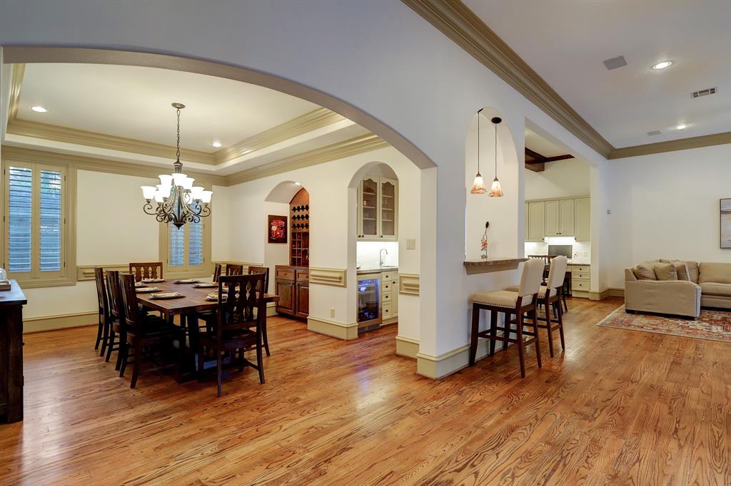 6242 2 Overbrook Lane, Houston, Texas 77057, 4 Bedrooms Bedrooms, 8 Rooms Rooms,4 BathroomsBathrooms,Single-family,For Sale,Overbrook,87597974
