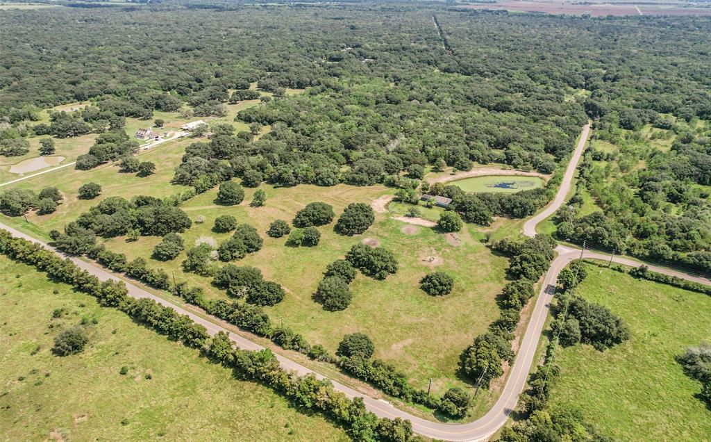 7307 1 County Road 384, Damon, Texas 77430, 2 Bedrooms Bedrooms, 5 Rooms Rooms,1 BathroomBathrooms,Country Homes/acreage,For Sale,County Road 384,26191916