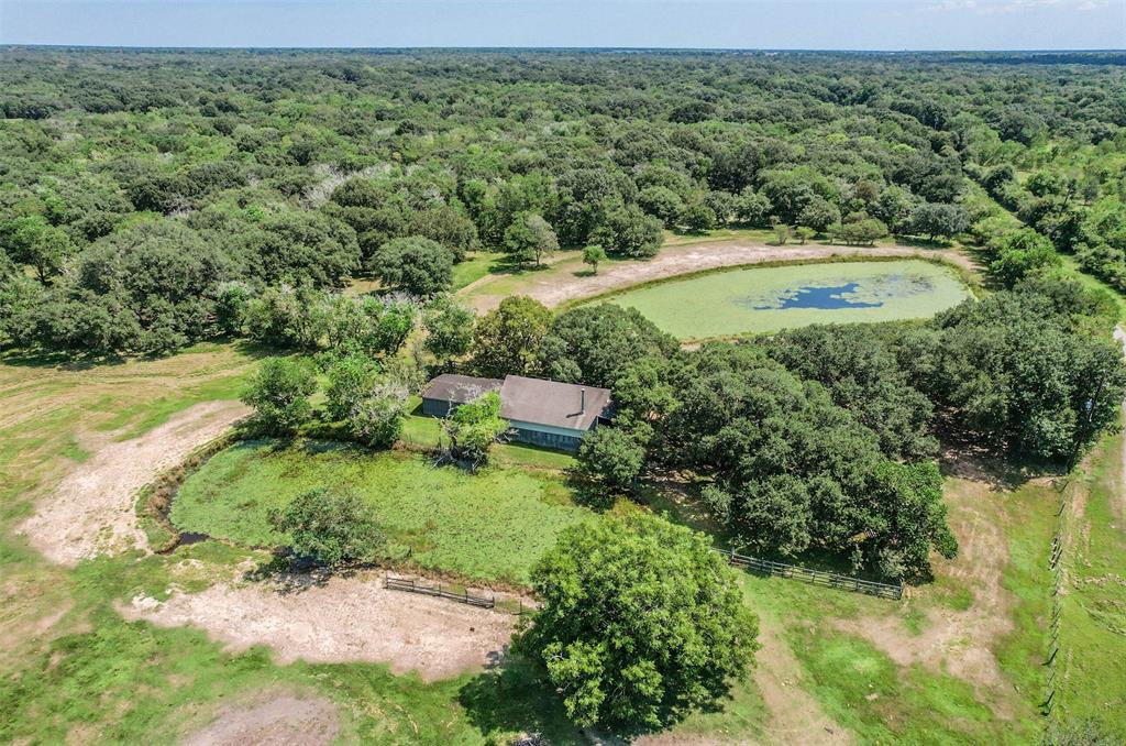 7307 1 County Road 384, Damon, Texas 77430, 2 Bedrooms Bedrooms, 5 Rooms Rooms,1 BathroomBathrooms,Country Homes/acreage,For Sale,County Road 384,26191916