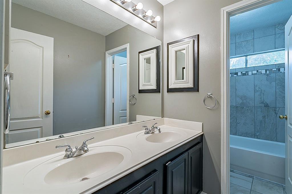125 2 Misty Morning, League City, Texas 77573, 4 Bedrooms Bedrooms, 4 Rooms Rooms,2 BathroomsBathrooms,Single-family,For Sale,Misty Morning,89034919