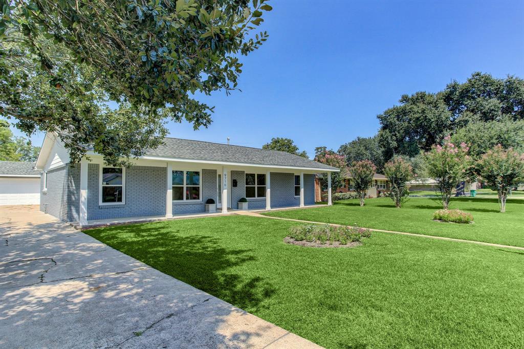 9716 1 Long Branch Lane, Houston, Texas 77055, 3 Bedrooms Bedrooms, 6 Rooms Rooms,2 BathroomsBathrooms,Single-family,For Sale,Long Branch,59756743