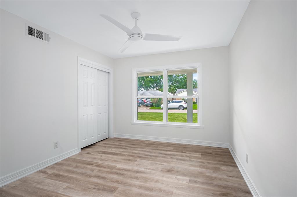 9716 1 Long Branch Lane, Houston, Texas 77055, 3 Bedrooms Bedrooms, 6 Rooms Rooms,2 BathroomsBathrooms,Single-family,For Sale,Long Branch,59756743