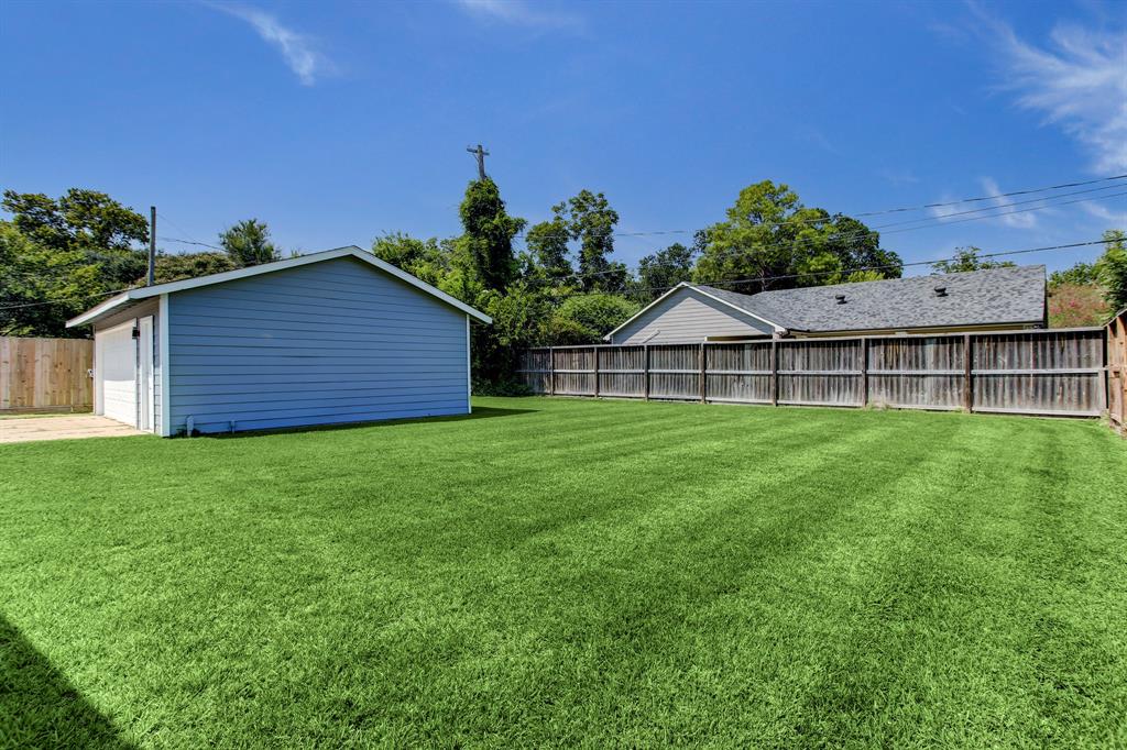 9716 1 Long Branch Lane, Houston, Texas 77055, 3 Bedrooms Bedrooms, 6 Rooms Rooms,2 BathroomsBathrooms,Single-family,For Sale,Long Branch,59756743