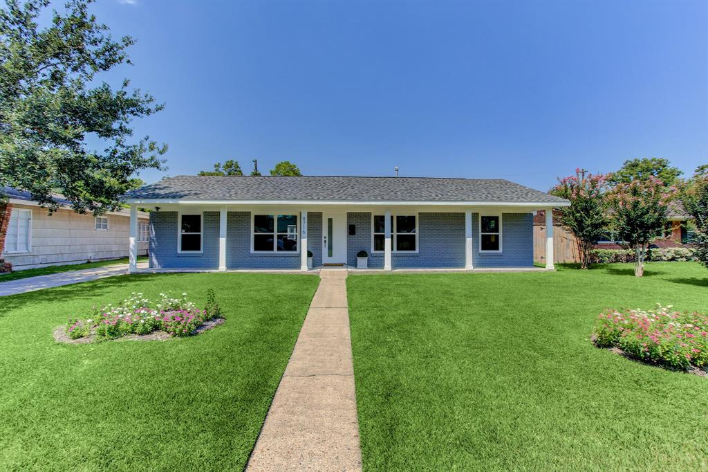 9716 1 Long Branch Lane, Houston, Texas 77055, 3 Bedrooms Bedrooms, 6 Rooms Rooms,2 BathroomsBathrooms,Single-family,For Sale,Long Branch,59756743
