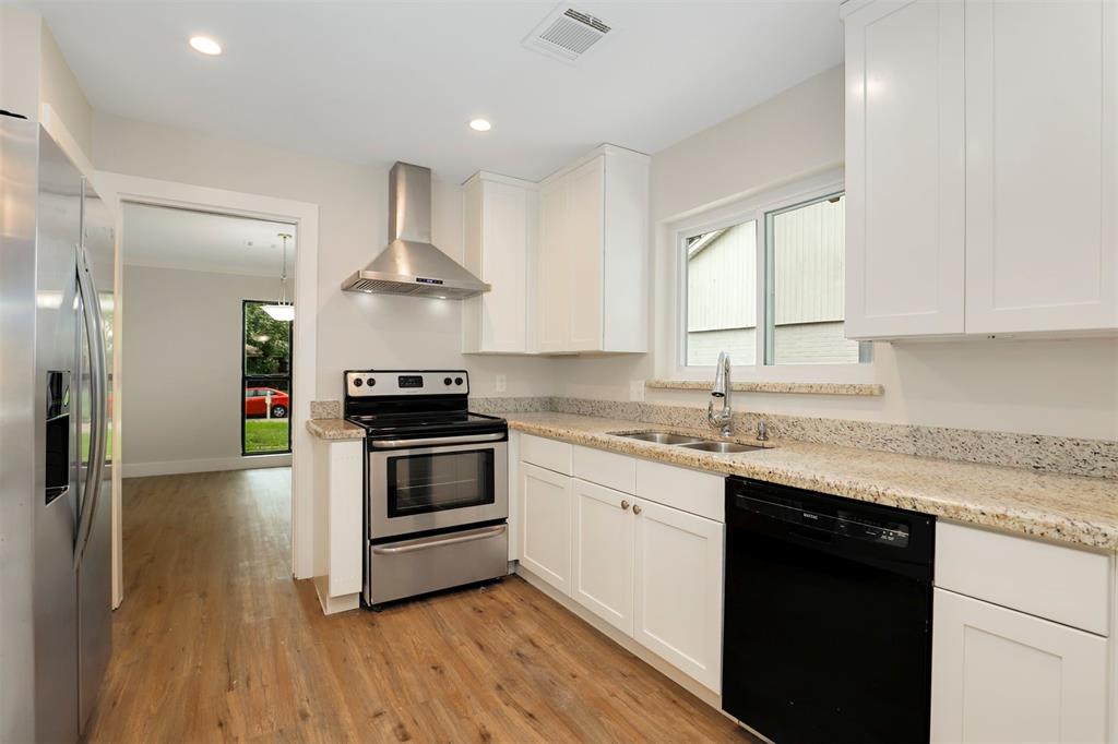11314 1 Oak Spring Drive, Houston, Texas 77043, 3 Bedrooms Bedrooms, 9 Rooms Rooms,3 BathroomsBathrooms,Single-family,For Sale,Oak Spring,82645716