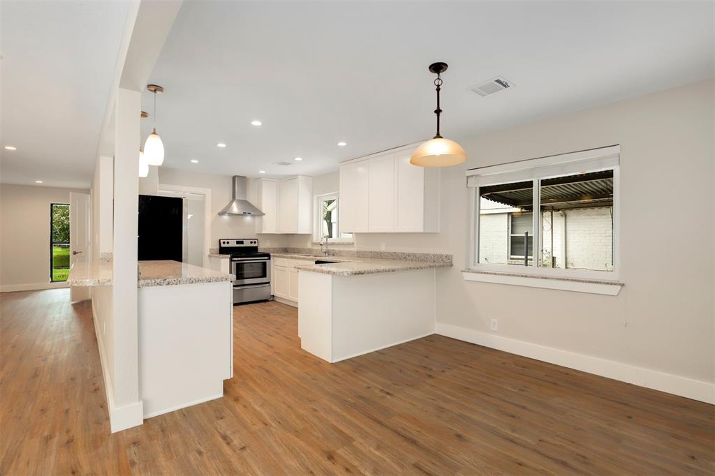 11314 1 Oak Spring Drive, Houston, Texas 77043, 3 Bedrooms Bedrooms, 9 Rooms Rooms,3 BathroomsBathrooms,Single-family,For Sale,Oak Spring,82645716