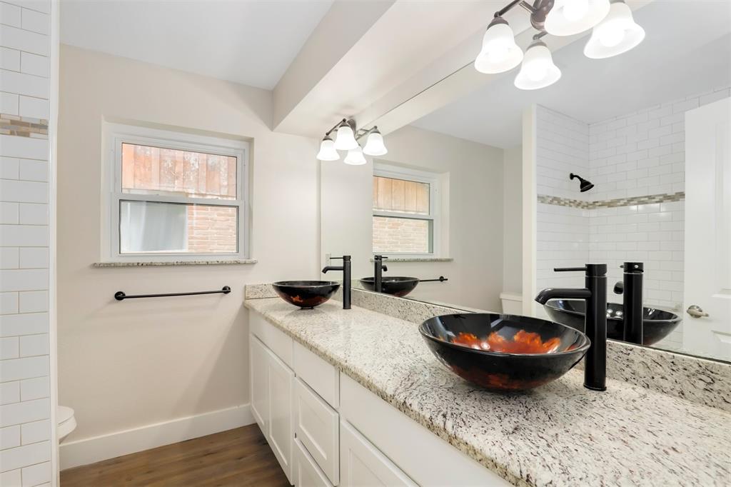 11314 1 Oak Spring Drive, Houston, Texas 77043, 3 Bedrooms Bedrooms, 9 Rooms Rooms,3 BathroomsBathrooms,Single-family,For Sale,Oak Spring,82645716