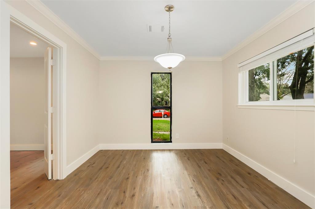 11314 1 Oak Spring Drive, Houston, Texas 77043, 3 Bedrooms Bedrooms, 9 Rooms Rooms,3 BathroomsBathrooms,Single-family,For Sale,Oak Spring,82645716