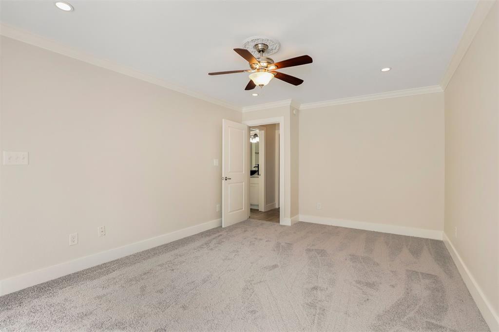 11314 1 Oak Spring Drive, Houston, Texas 77043, 3 Bedrooms Bedrooms, 9 Rooms Rooms,3 BathroomsBathrooms,Single-family,For Sale,Oak Spring,82645716