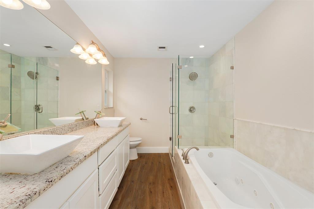 11314 1 Oak Spring Drive, Houston, Texas 77043, 3 Bedrooms Bedrooms, 9 Rooms Rooms,3 BathroomsBathrooms,Single-family,For Sale,Oak Spring,82645716