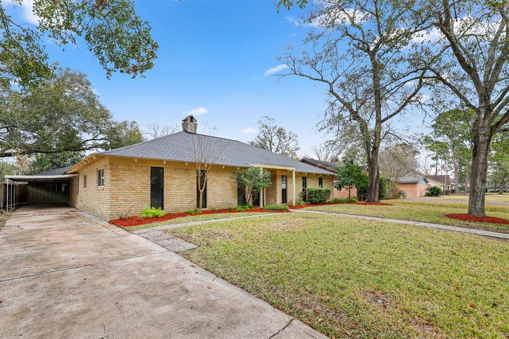 11314 1 Oak Spring Drive, Houston, Texas 77043, 3 Bedrooms Bedrooms, 9 Rooms Rooms,3 BathroomsBathrooms,Single-family,For Sale,Oak Spring,82645716
