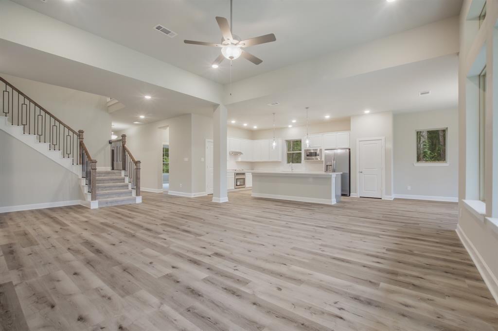 17520 2 Autumn Leaves Drive, Conroe, Texas 77302, 4 Bedrooms Bedrooms, 8 Rooms Rooms,3 BathroomsBathrooms,Single-family,For Sale,Autumn Leaves,72532057