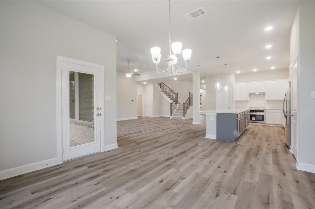 17520 2 Autumn Leaves Drive, Conroe, Texas 77302, 4 Bedrooms Bedrooms, 8 Rooms Rooms,3 BathroomsBathrooms,Single-family,For Sale,Autumn Leaves,72532057