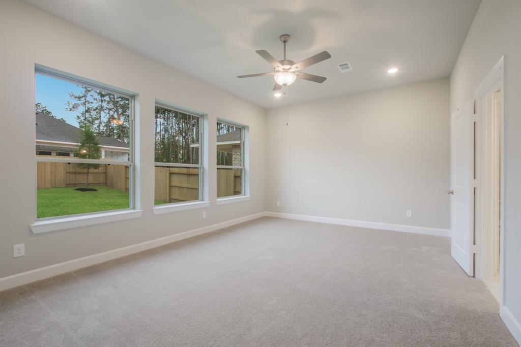 17520 2 Autumn Leaves Drive, Conroe, Texas 77302, 4 Bedrooms Bedrooms, 8 Rooms Rooms,3 BathroomsBathrooms,Single-family,For Sale,Autumn Leaves,72532057