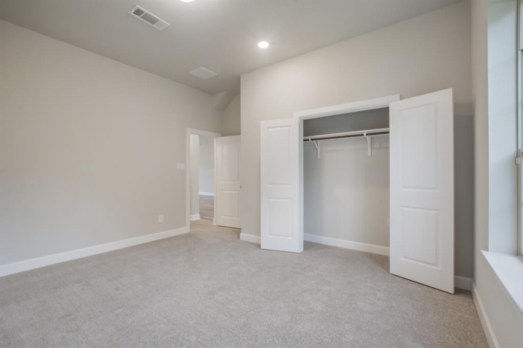 17520 2 Autumn Leaves Drive, Conroe, Texas 77302, 4 Bedrooms Bedrooms, 8 Rooms Rooms,3 BathroomsBathrooms,Single-family,For Sale,Autumn Leaves,72532057