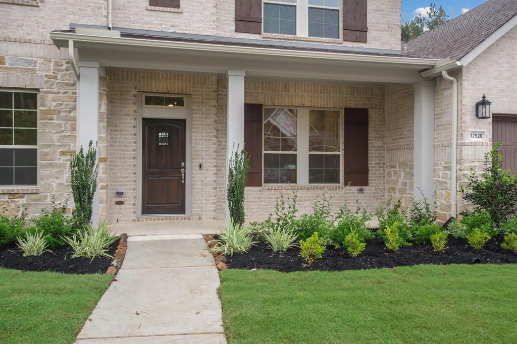 17520 2 Autumn Leaves Drive, Conroe, Texas 77302, 4 Bedrooms Bedrooms, 8 Rooms Rooms,3 BathroomsBathrooms,Single-family,For Sale,Autumn Leaves,72532057