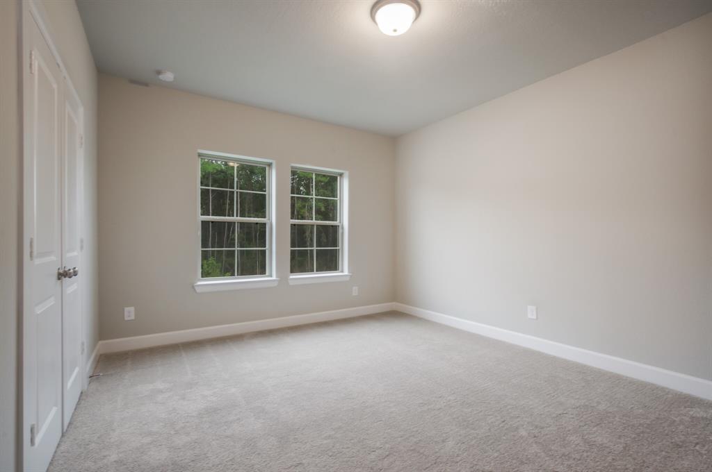 17520 2 Autumn Leaves Drive, Conroe, Texas 77302, 4 Bedrooms Bedrooms, 8 Rooms Rooms,3 BathroomsBathrooms,Single-family,For Sale,Autumn Leaves,72532057