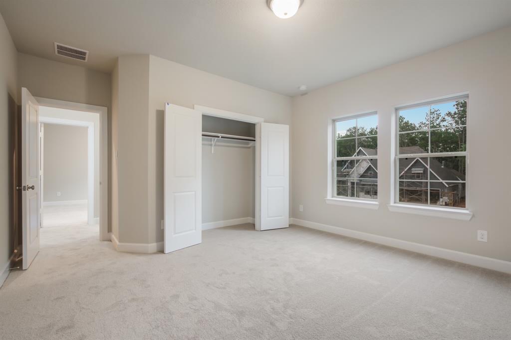 17520 2 Autumn Leaves Drive, Conroe, Texas 77302, 4 Bedrooms Bedrooms, 8 Rooms Rooms,3 BathroomsBathrooms,Single-family,For Sale,Autumn Leaves,72532057