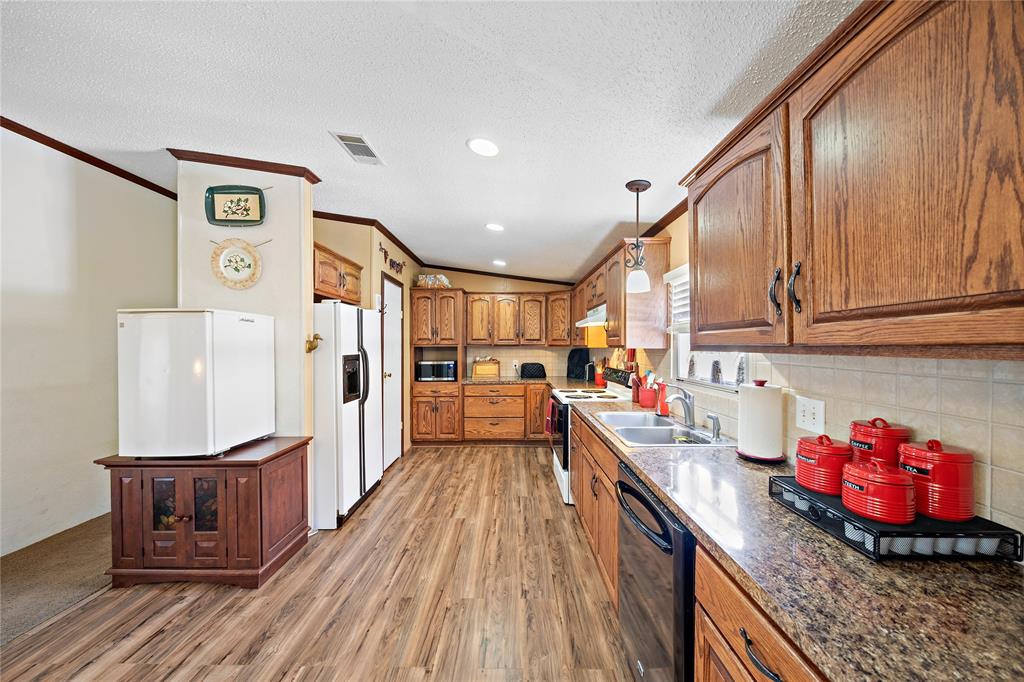 2887 1 County Road 172, Alvin, Texas 77511, 5 Bedrooms Bedrooms, 11 Rooms Rooms,3 BathroomsBathrooms,Single-family,For Sale,County Road 172,89163825
