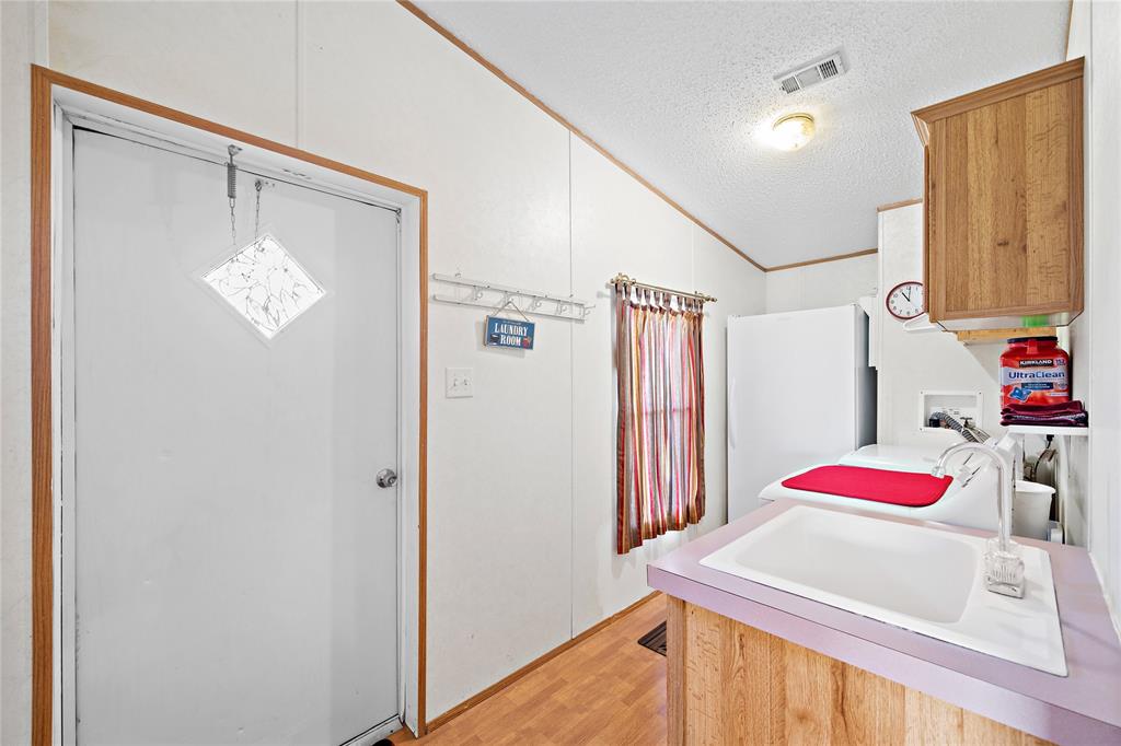2887 1 County Road 172, Alvin, Texas 77511, 5 Bedrooms Bedrooms, 11 Rooms Rooms,3 BathroomsBathrooms,Single-family,For Sale,County Road 172,89163825