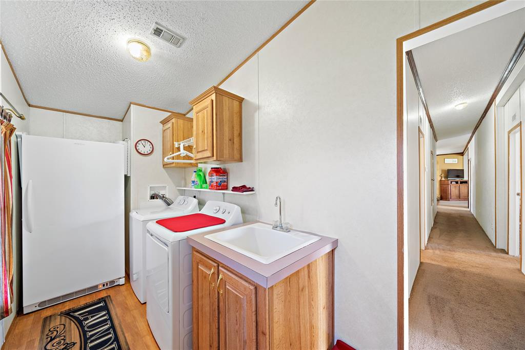 2887 1 County Road 172, Alvin, Texas 77511, 5 Bedrooms Bedrooms, 11 Rooms Rooms,3 BathroomsBathrooms,Single-family,For Sale,County Road 172,89163825
