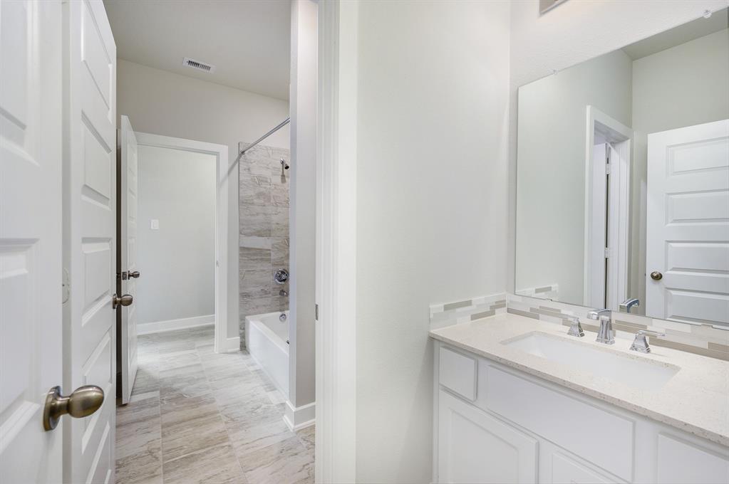 322 2 South Cadence Hills Loop, Willis, Texas 77318, 4 Bedrooms Bedrooms, 8 Rooms Rooms,3 BathroomsBathrooms,Single-family,For Sale,South Cadence Hills,87101591