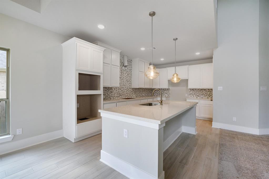 322 2 South Cadence Hills Loop, Willis, Texas 77318, 4 Bedrooms Bedrooms, 8 Rooms Rooms,3 BathroomsBathrooms,Single-family,For Sale,South Cadence Hills,87101591